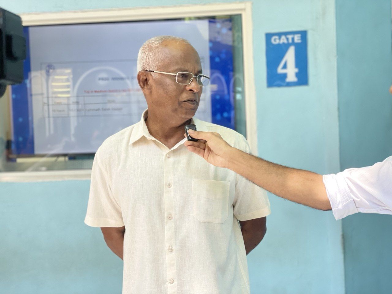 ކުރީގެ ރައީސް ސޯލިހުވެސް ވޯޓު ލައްވައިފި: ސަރުކާރާ މެދު ރައްޔިތުންގެ ކަންބޮޑުވުން ހުރިކަން ފާހަގަކުރެއްވި