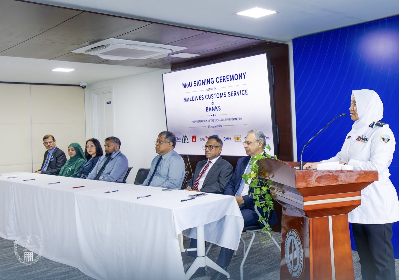 ޓީޓީ ވެރިފިކޭޝަން ނިޒާމާއެކު ޑޮލަރު ދޫކުރުމުގައި މޯޝަން ބެލުމަށް ކަސްޓަމްސްއާއި ހަތް ބޭންކެއްގެ ދެމެދުގައި އެއްބަސްވުމެއް