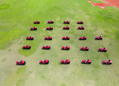 25 ރަށެއްގެ ފުޓްބޯޅަ ދަނޑަށް ބޭނުންވާ ޑްރެގް ބްރަޝް މެޝިން ހަވާލުކޮށްފި