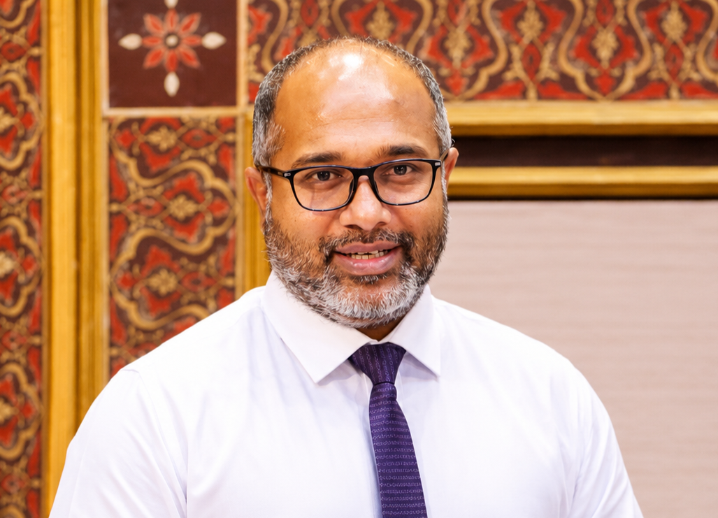 1102 މީހުން ފިޔަވައި ރާއްޖޭގައި އުޅޭ ހުރިހާ ބިދޭސީން ބަޔޯމެޓްރިކަލީ އައިޑެންޓިފައި ކުރެވިއްޖެ: ޢަލީ އިޙްސާން