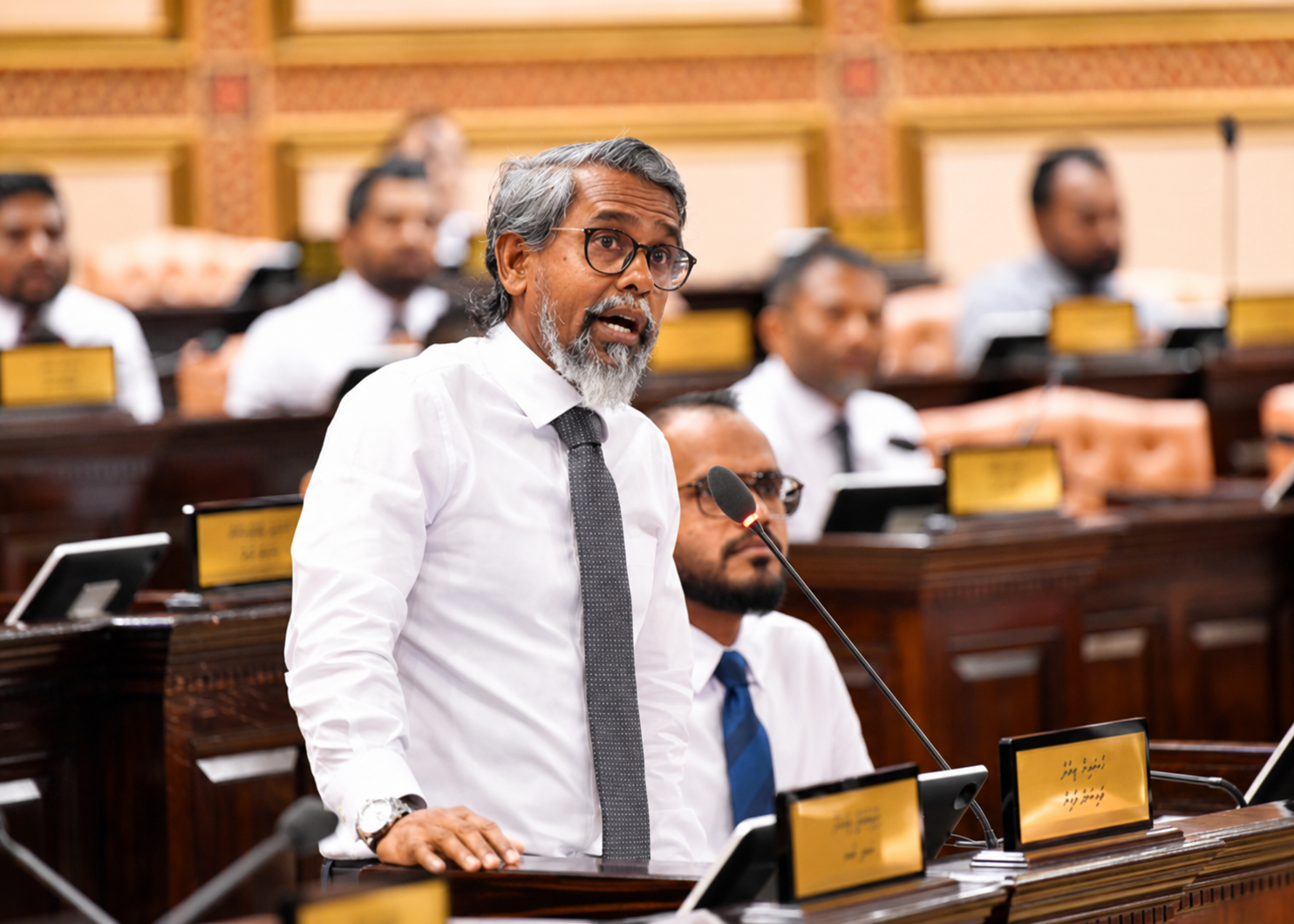 ކުންފުނިތަކުން މުވައްޒަފުން ވަކިކުރަނީ އިންތިޚާބުތަކުން ބަލިވުމުގެ އަދަބެއްގެ ގޮތުގައި: ފިއްޓެ