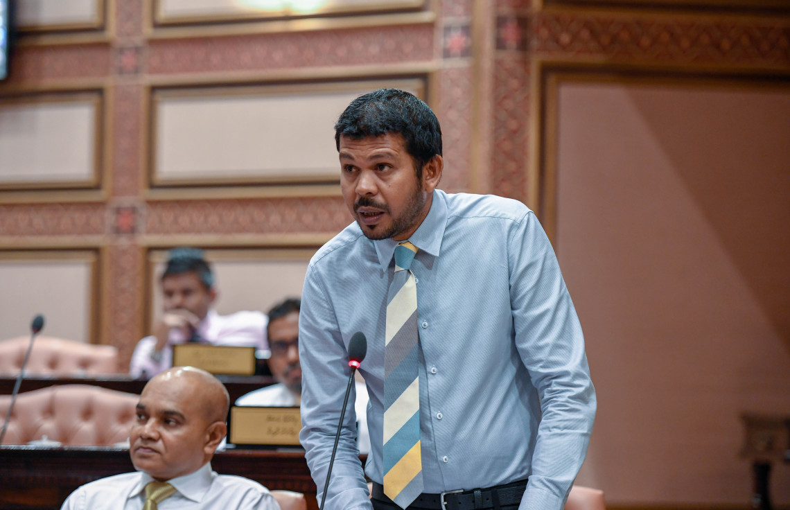 މެމްބަރު ވައްޑެ ތައުބާވާން ގޮވާލި ޓީޗަރު ވަޒީފާއިން ވަކިކޮށްފި