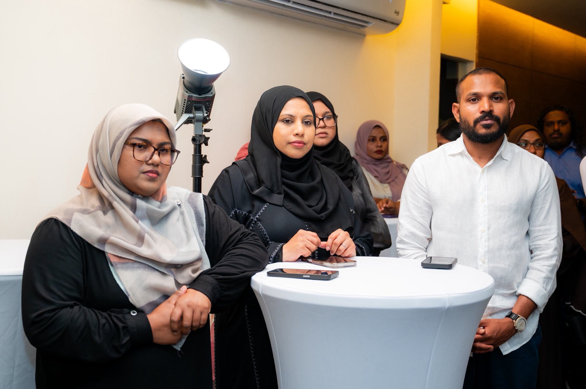 ބުރާސްފަތި ދުވަހު ބޮޑުކުރި އެކަނިވެރި މައިންގެ އިނާޔަތް ހުކުރު ދުވަހު ކުޑަކޮށްފި