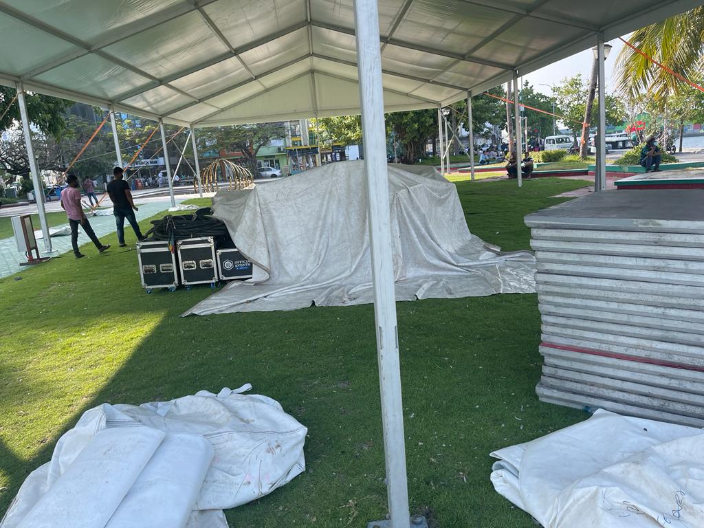 ޖުމުހޫރީ މައިދާނުގައި ޓެންޓް ޖެހީ އެއްބަސްވުމާއި ޚިލާފަށް: ސިޓީކައުންސިލް