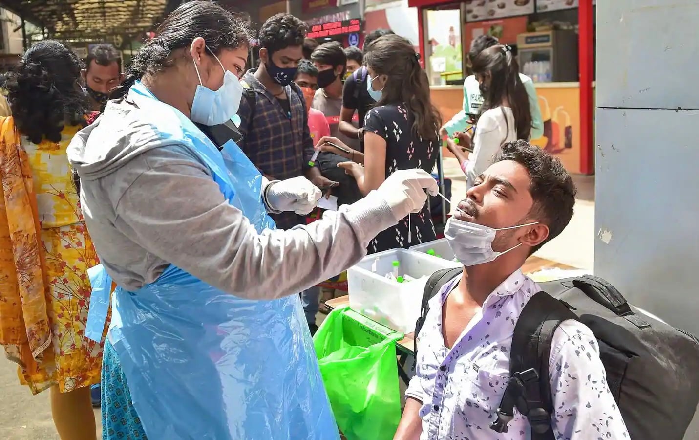 ކޮވިޑް-19: އިންޑިއާއިން އޮމިކްރޯން ވޭރިއަންޓަށް ޕޮސިޓިވް 21 މީހުން