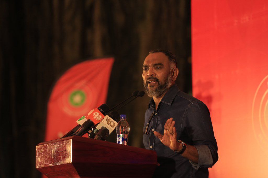 ރައްޔިތުން ތިބީ ގާސިމް ހޮވަން އަޒުމު ކަނޑައަޅައިގެން: އާރިފް