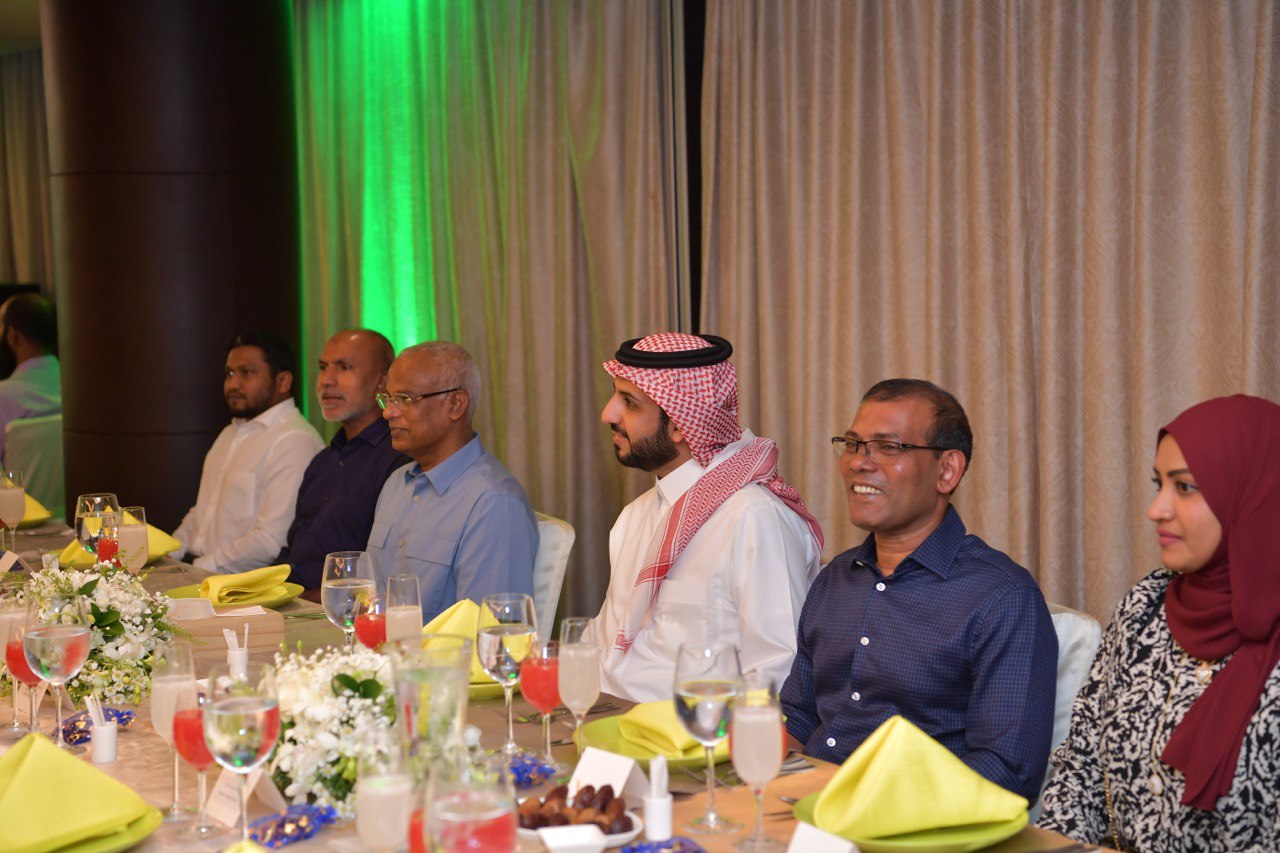 ސައުދީ ސަފީރު ދެއްވި ރޯދަވީއްލެވުމުގައި ރައީސް ސާލިހާއި ރައީސް ނަޝީދު!