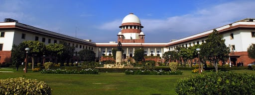 އިންޑިއާގައި ކޯވިޑްގެ ހާލަތު އިންތިހާއަށް ގޯސް؛ މަރުވާ އަދަދު ގިނަވެ މަގުމަތީގައި ކުނިވަނީ