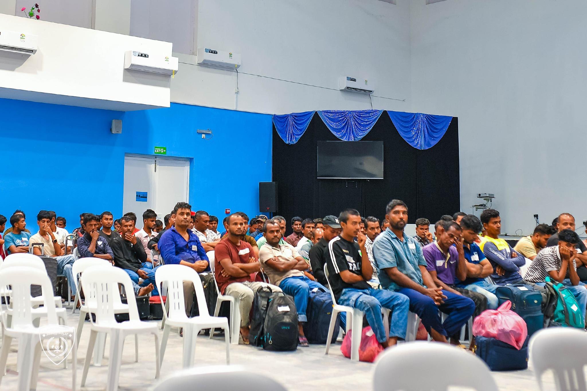 ތޮއްޑޫގައި ހިންގި ހާއްސަ އޮޕަރޭޝަނެއްގައި ގަވާއިދާ ޚިލާފަށް އުޅުނު 107 ބިދޭސީއަކު އިމިގްރޭޝަންގެ ބެލުމުގެ ދަށަށް