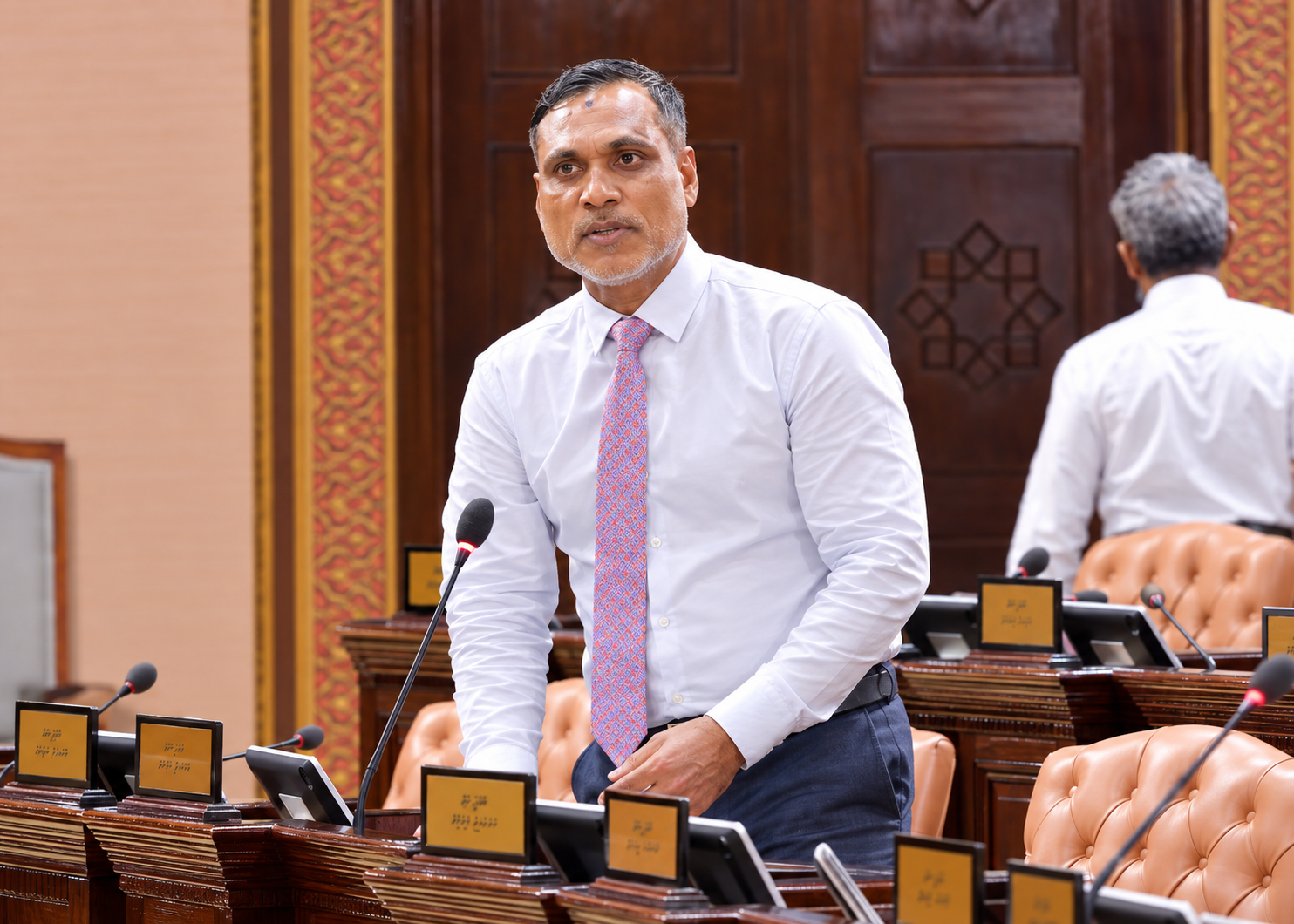 މި ސަރުކާރުގެ މައިގަނޑު އަމާޒަކީ ކައުންސިލްތަކަށް ލިބޭ އާމްދަނީ ހުއްޓުވުން: ޑރ. ޝަމްހީދު