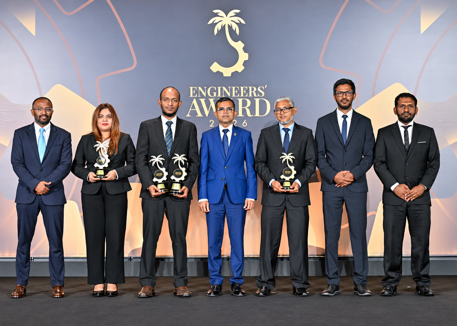 އިންޖިނިއަރުންގެ ދުވަހުގެ ޙަފުލާގައި އެންމެ ގިނަ އެވޯޑު އެމްޑަބްލިޔުއެސްސީއަށް؛ އަހަރުގެ އެންމެ މޮޅު އިންޖިނިއަރަކަށް ޑރ. ފުރުޤާން