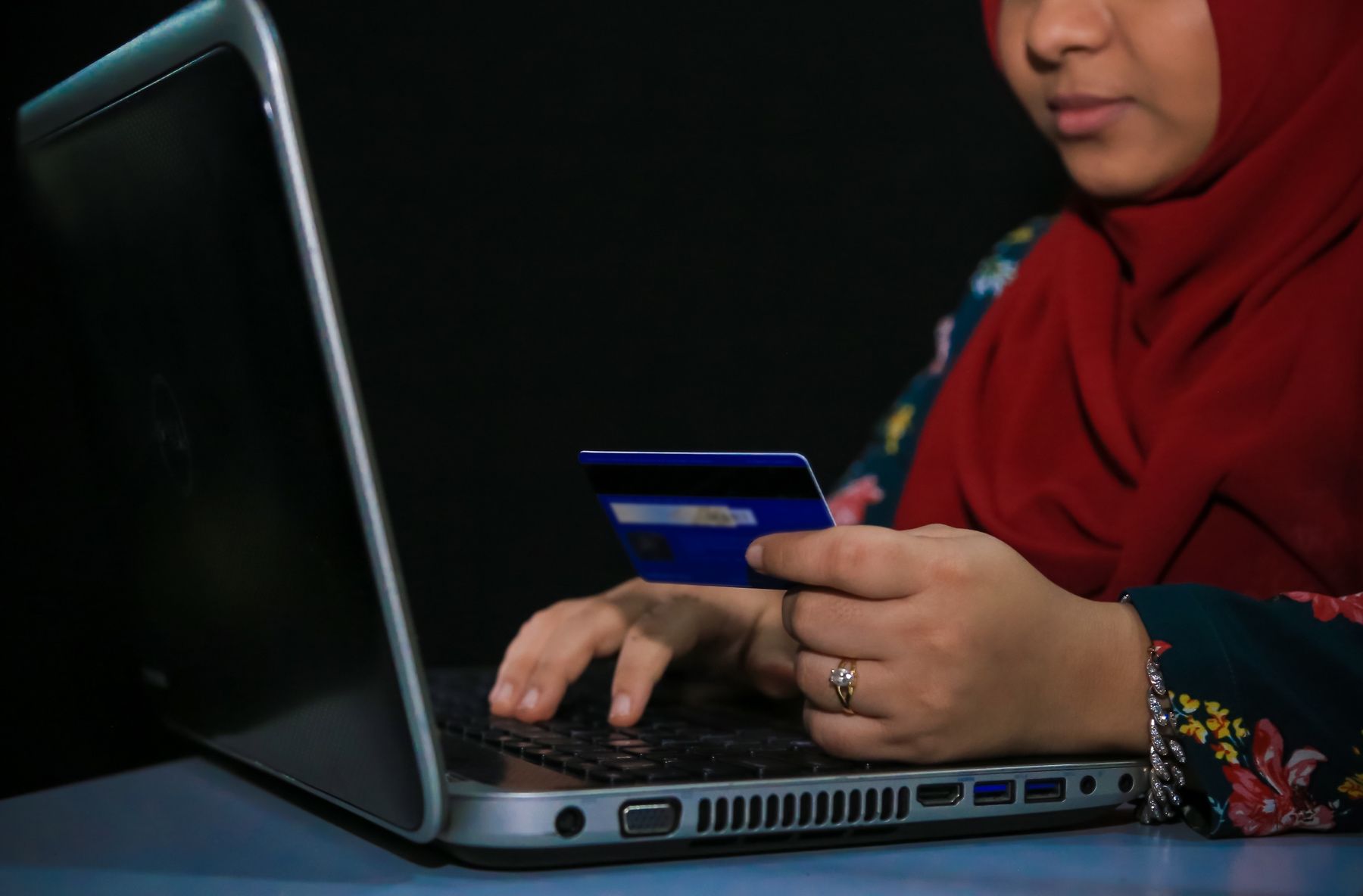 އޮޅުވާލައިގެން ފައިސާ ހޯދަނީ ކިހިނެއް؟ ރައްކާތެރިވާނީ ކިހިނެއް؟