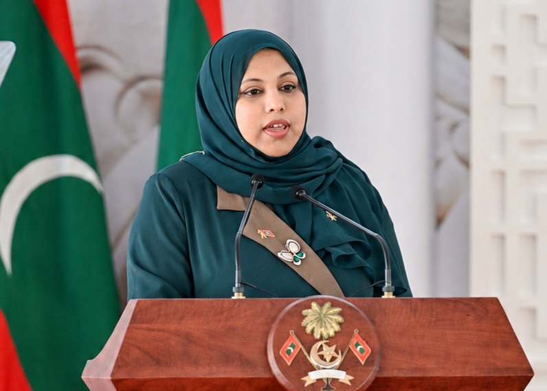 ދަރިންގެ ހިތްތަކުގައި ޤައުމީ ލޯބި އުފެއްދުމަށް އެންމެން ގުޅިގެން މަސައްކަތްކުރުމަށް މިނިސްޓަރު ހީނާ އިލްތިމާސްކުރައްވައިފި