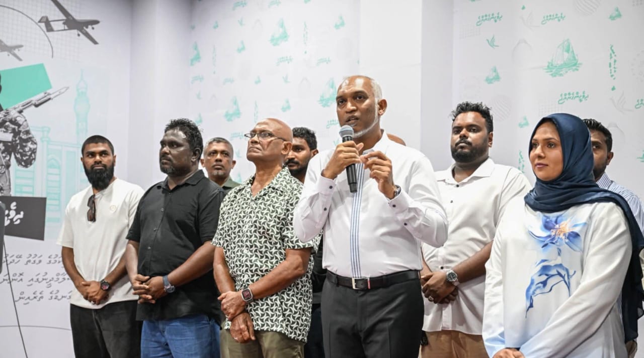 ކެމްޕެއިންތަކާ ގުޅުވައިގެން ސިޔާސީގޮތުން މީހުންނަށް ވަޒީފާ ދިނުން ހުއްޓާލަައިފިން: ރައީސް