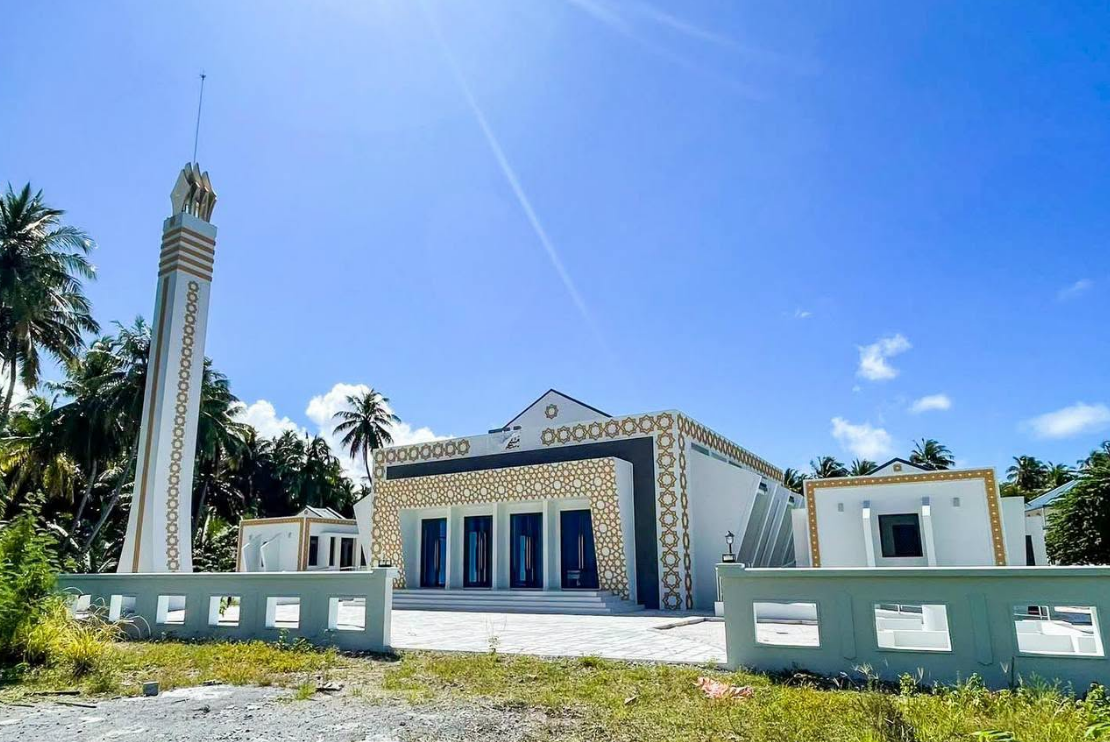 ވަންދޫގައި ސަރުކާރުން ބިނާ ކުރާ މިސްކިތުގެ ކޮންސްޓްރަކްޝްން މަސައްކަތް ނިމިއްޖެ