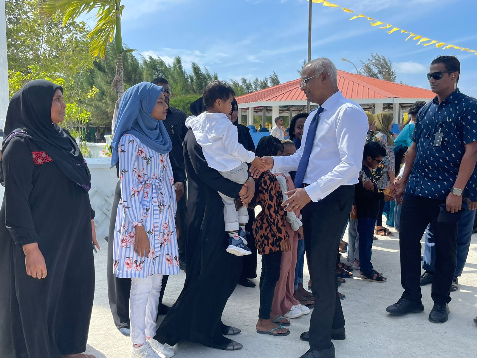 ރައީސް ސާލިހަށް ނިލަންދޫއިން ހޫނު މަރުހަބާއެއް