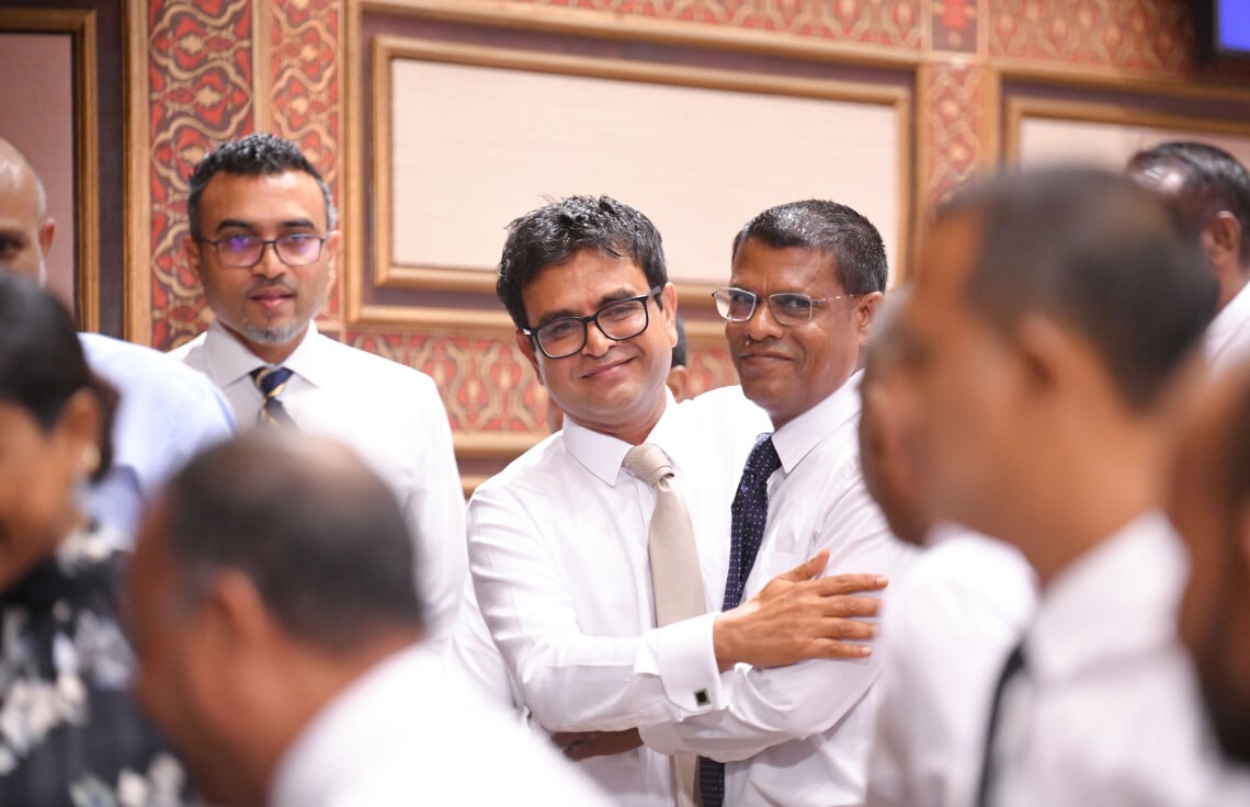 އެމްޑީޕީގެ ޕީޖީ ގުރޫޕުގެ ތްރީލައިން ވިޕާ ހިލާފުވި މެންބަރުންނަށް ފިޔަވަޅު އަޅަނީ