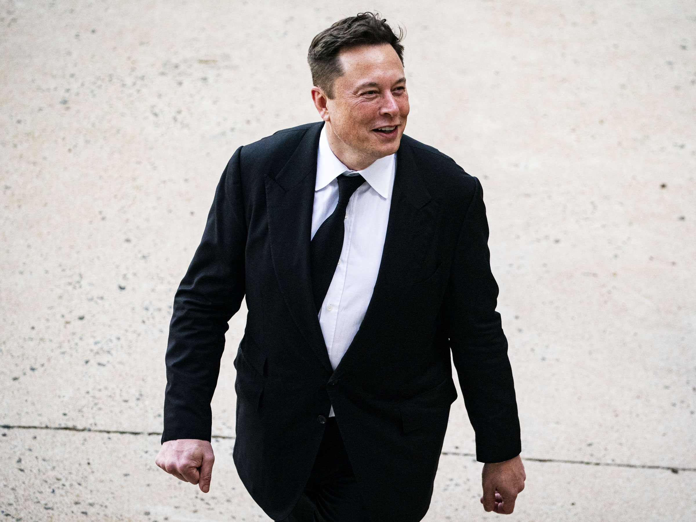 ހިޔާލު ފާޅުކުރުމުގެ މިނިވަންކަމާ ދެކޮޅު މީހުން އަޖައިބުވާހާ ގިނަ: އީލަން