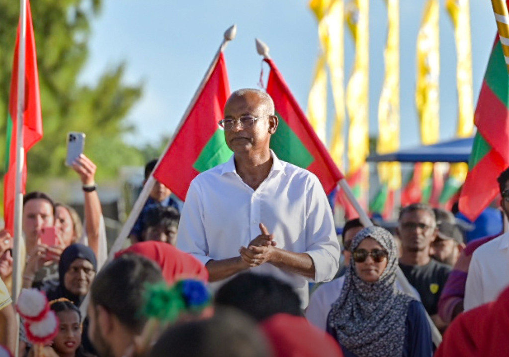 ސަރުކާރުގެ ތަރައްގީގެ މަޝްރޫއުތަކާއެކު ރައްޔިތުން މިހާރު ތިބީ ހިތްހަމަޖެހިފައި: ރައީސް