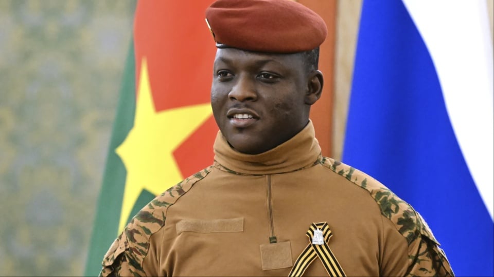 އީރާނުން އެދިއްޖެ ނަމަ އަސްކަރީ އެހީ ދޭން ބުރުކީނާ ފާސޯ ތައްޔާރު: "އެމެރިކާގެ ނުފޫޒު މިހާރު ނިމިއްޖެ"