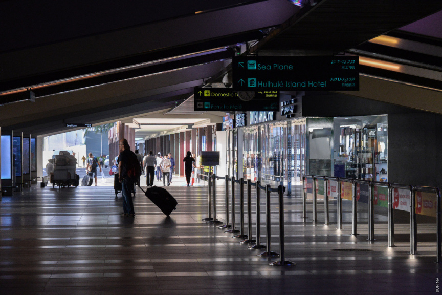 ވެލާނާ އެއާޕޯޓް ރަންވޭއަށް ގިނަ އަދަދެއްގެ ތެޔޮ ލީކުވެއްޖެ