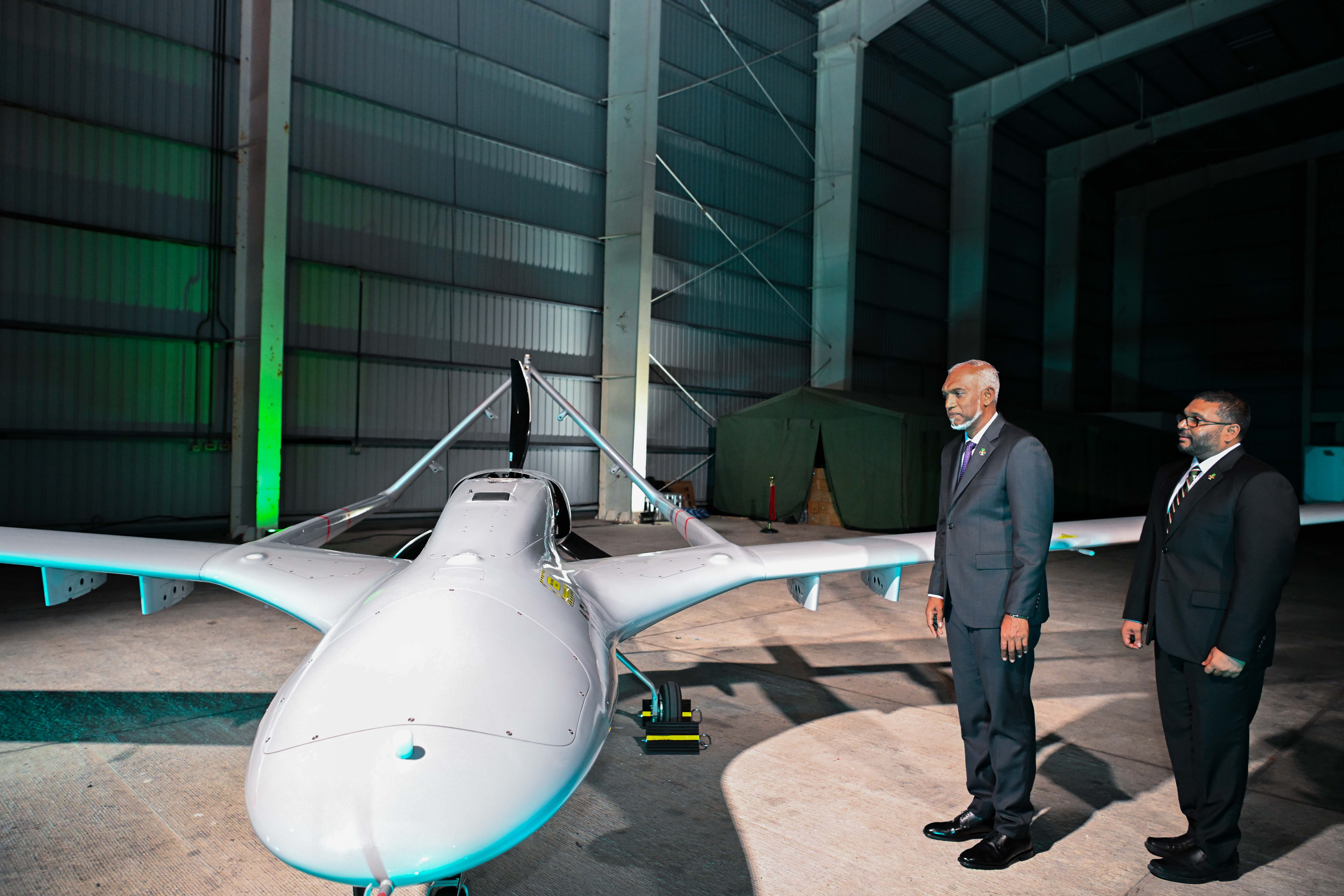 ޑްރޯންތަކުގެ ތަފްސީލު ހާމަ ނުކުރަނީ އަސްކަރިއްޔާގެ އިސްވެރިން އެގޮތަށް ލަފާދީފައި ވާތީ: ރައީސް