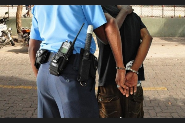 ފާޑުކިޔުން އަމާޒުވުމުން 6 ކުދިންނާއި ބެހުނުކަމަށް ބުނާ މީހާ އަނެއްކާވެސް ހައްޔަރުކޮށްފި