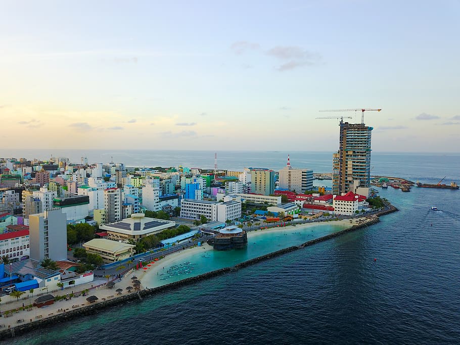 މަސައްކަތެއްގެ ތެރެއިން ކޭބަލެއް ހަލާކުވެ، ދިރާގު އޮފީސް ހުންނަ ސަރަހައްދުން ކަރަންޓް ކެނޑިއްޖެ