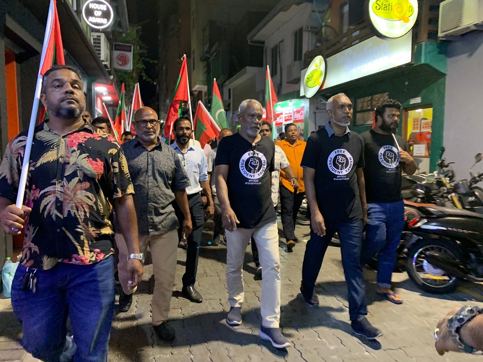 މާލޭގެ މޭޔަރު ފުލުހުންގެ ބަންދުން ދޫކޮށްލައިފި