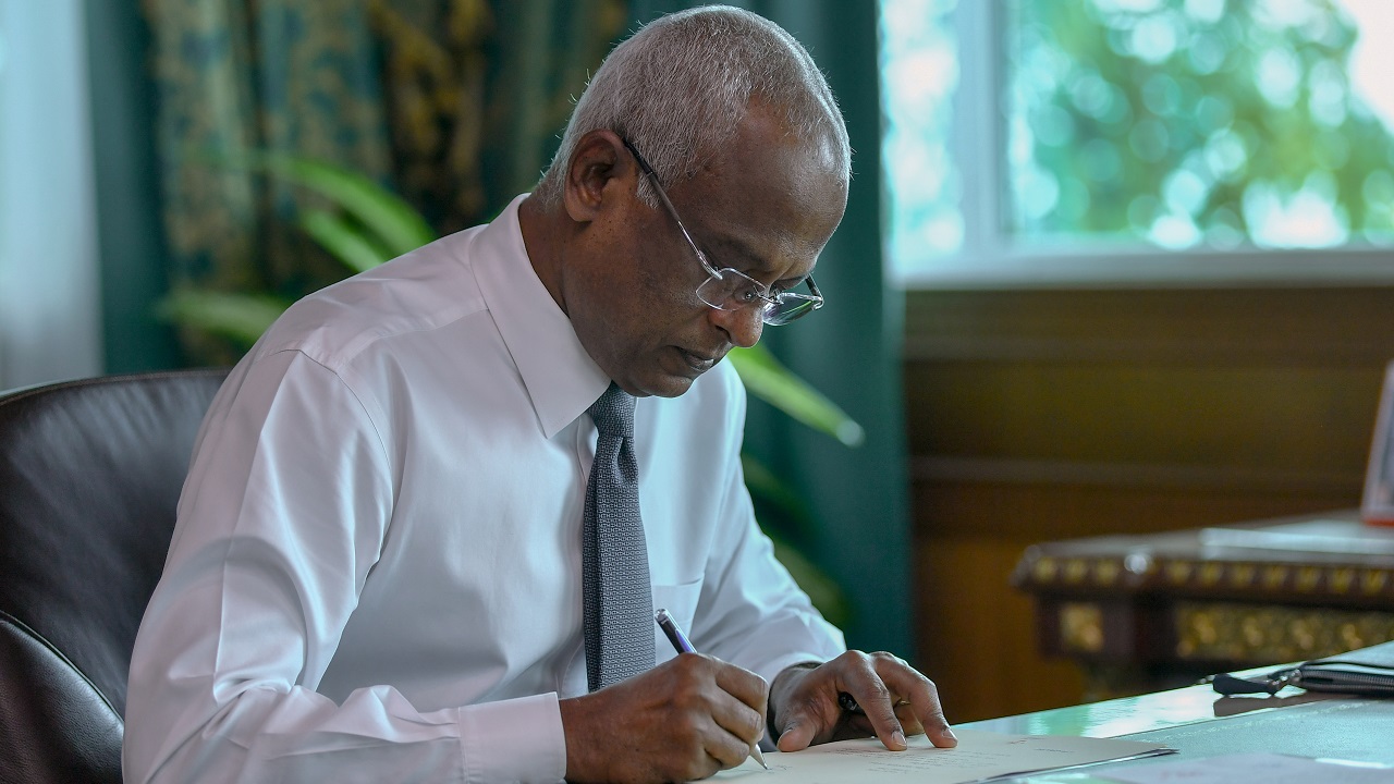 ދިވެހި ފުލުހުންގެ ޚިދުމަތުގެ ބިލު ތަޞްދީޤުކުރައްވައިފި