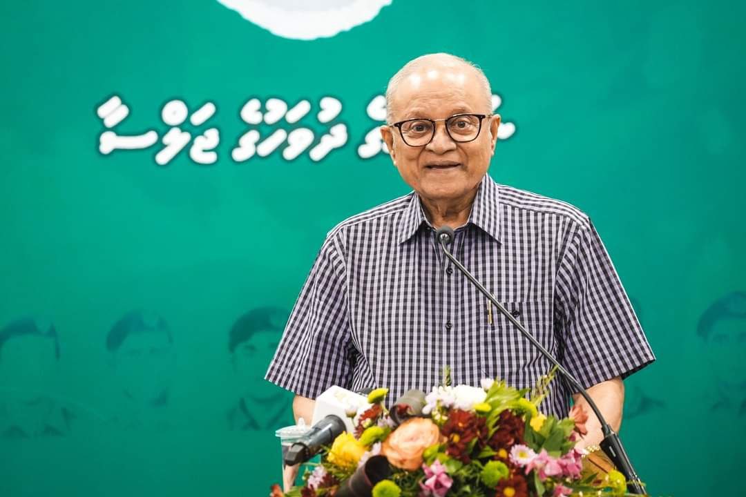 ފަލަކީ ހިސާބުތައް ދައްކާގޮތުން ޢީދު ވާނީ ހުކުރު ދުވަހަށް: މައުމޫން