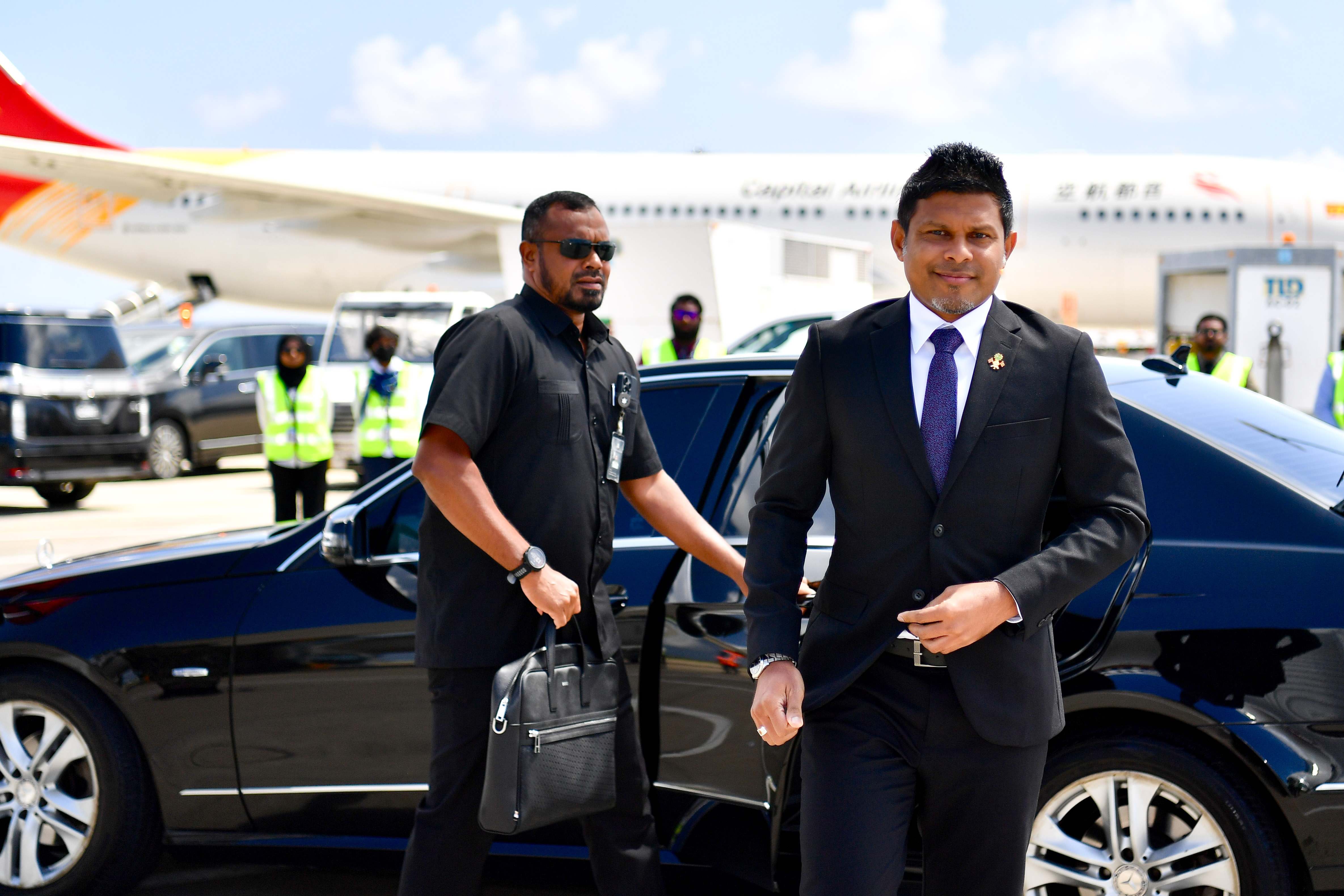 ކުރީގެ ސަރުކާރުން ހިންގާފައިވާ ޤާނޫނާއި ޚިލާފު ކަންކަމަށް ފުރިހަމައަށް ޖަވާބުދާރީ ވާންޖެހޭނެ: ނާއިބް ރައީސް