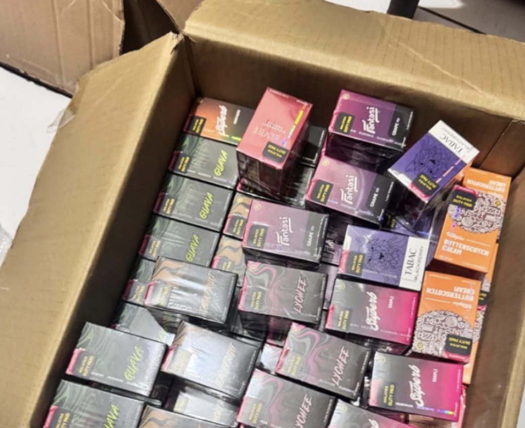 ވޭޕްގެ ވިޔަފާރި ކުރަމުންދިޔަ ބިދޭސީއަކު ހައްޔަރުކޮށް އިމިގްރޭޝަނާ ހަވާލުކޮށްފި