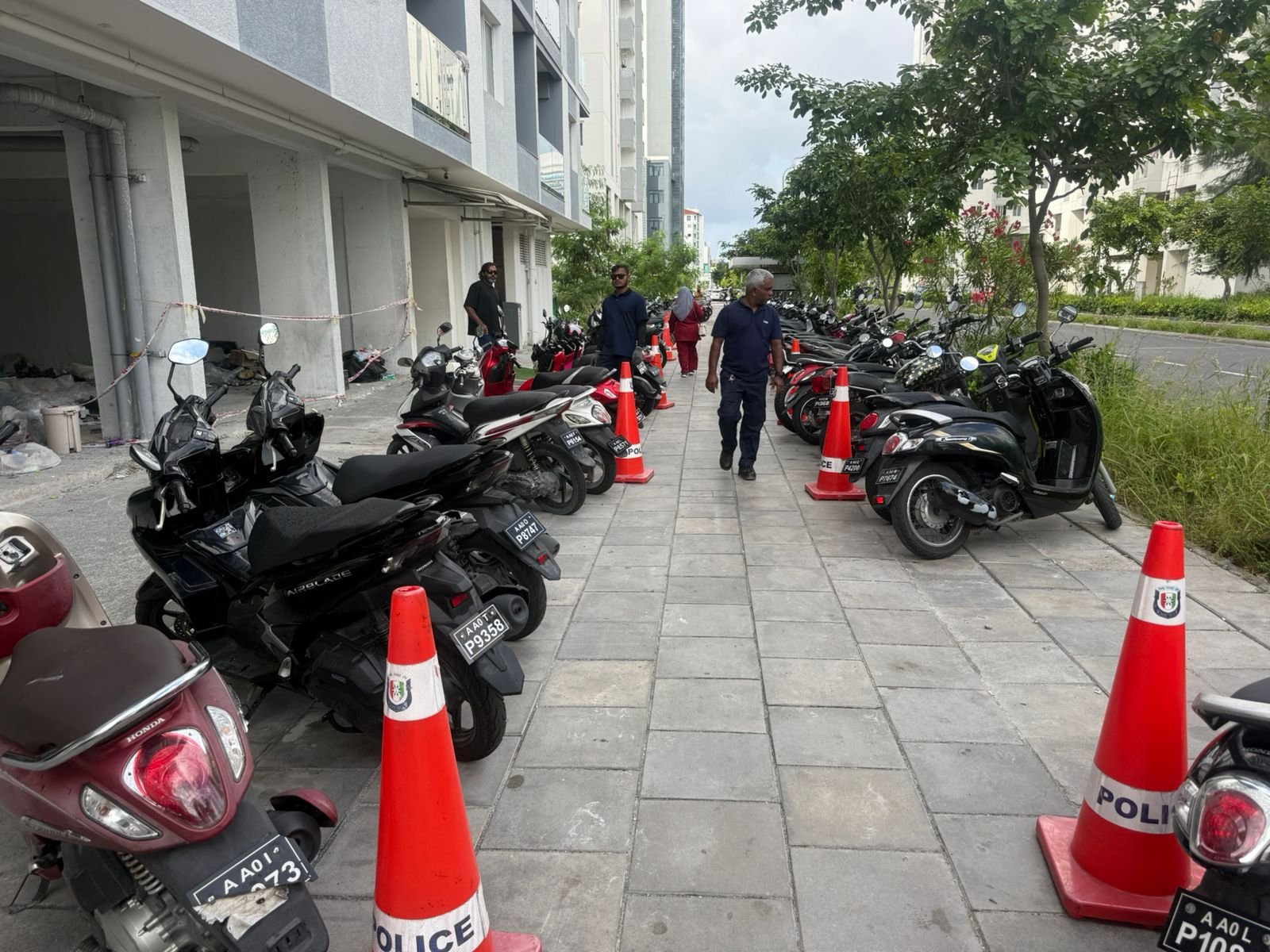 ހުޅުމާލޭގެ ޕޭވްމަންޓްތަކުގައި އުޅަނދު ޕާކުކުރާ މައްސަލަ ބޮޑުވެ، އެކަން ނުކުރުމަށް ފުލުހުން އިލްތިމާސްކޮށްފި