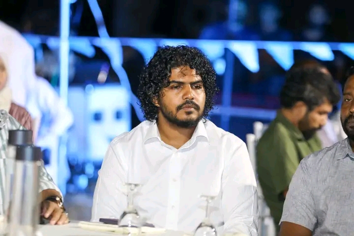 ހިތަދޫ މެދު ދާއިރާގެ މެންބަރު އަހުމަދު އަޒާން