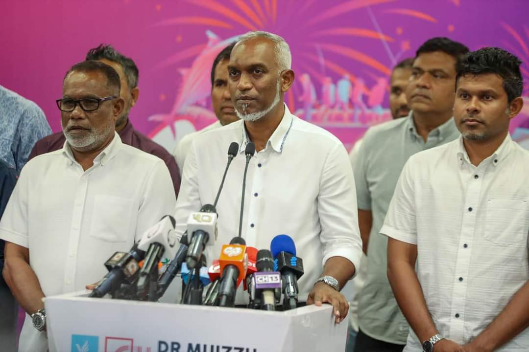 އަޅުގަނޑުގެ ސަރުކާރަށް އެހެން ބަޔެއްގެ ބާރެެއް ނުފޯރުވޭނެ; ހިނގާނީ ރައްޔިތުން ބާރު: މުއިއްޒު
