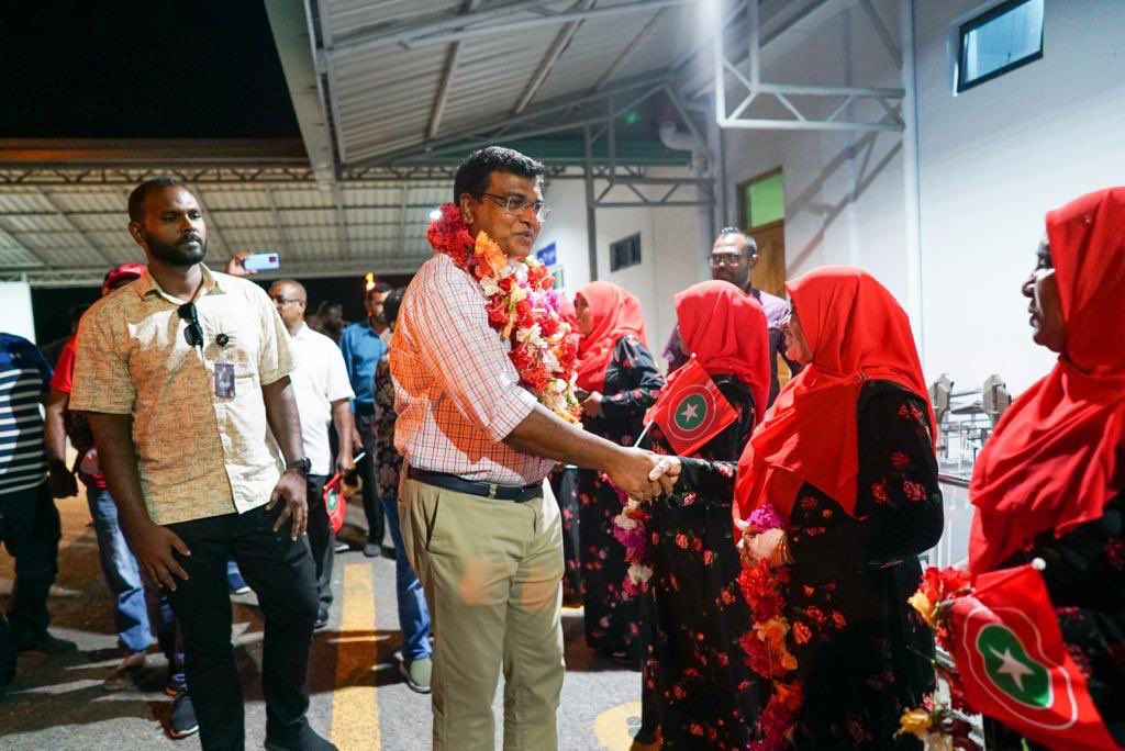 ގާސިމްގެ ރަނިންމޭޓް އަމީނަށް ލާމުން ހޫނު މަރުހަބާއެއް!