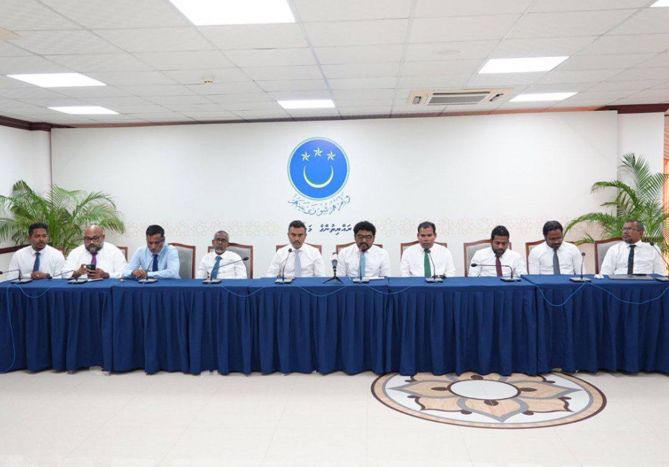 ވަޒީރުން ޖަވާބުދާރީނުވާތީ އެމްޑީޕީން އެކަން ރައީސްގެ ސަމާލުކަމަށް ގެނެސްފި