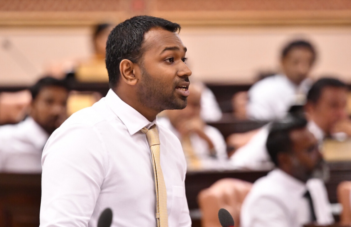 ގޯއްޗާއި ފްލެޓްގެ ލިޔުން އަވަހަށް ހަވާލުކުރަން ގޮވާލާ ކުއްލި މައްސަލައެއް