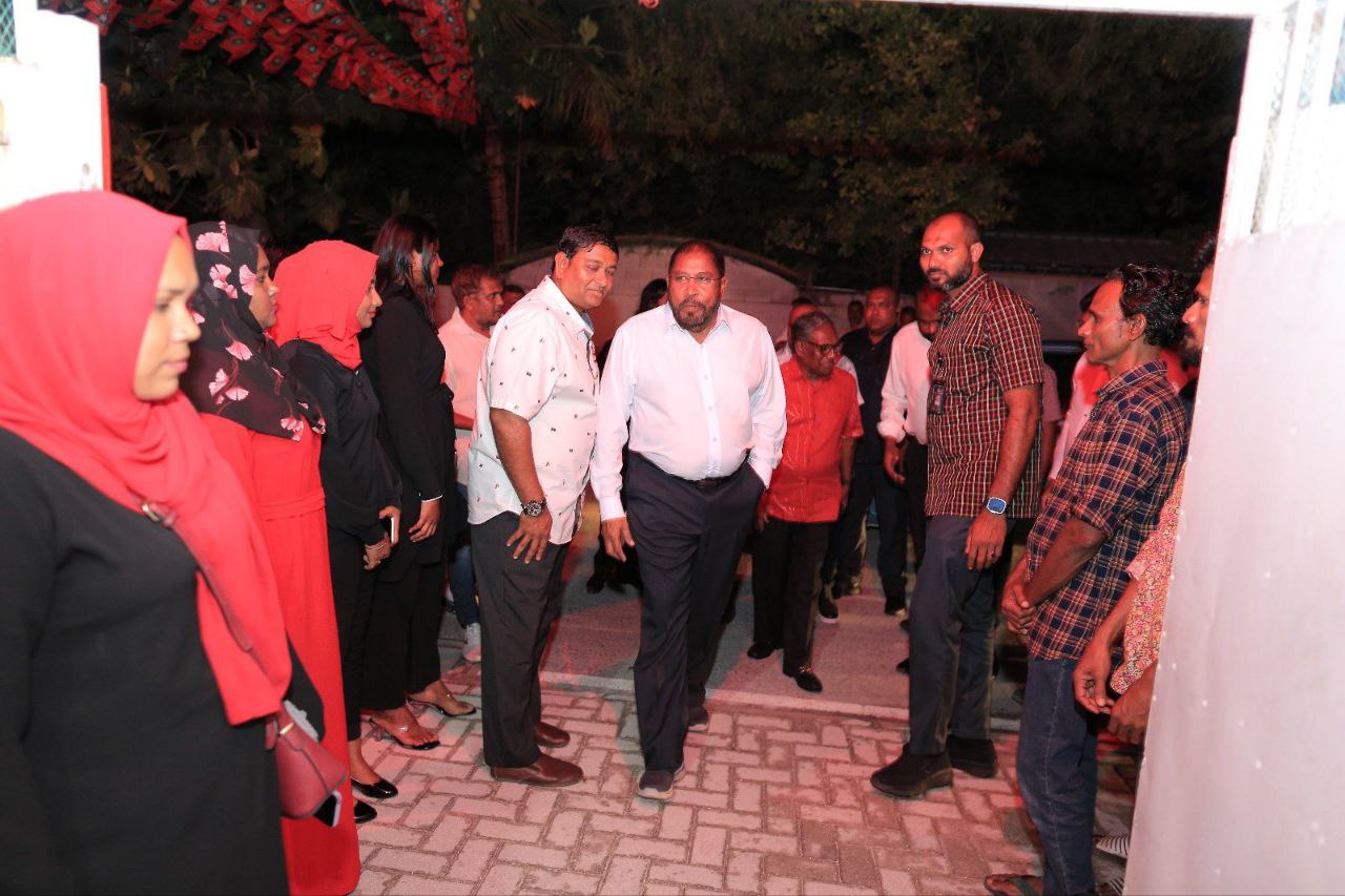 ޖޭޕީގެ ބޮޑު ނިންމުން މެންދުރު 1:00 ގައި