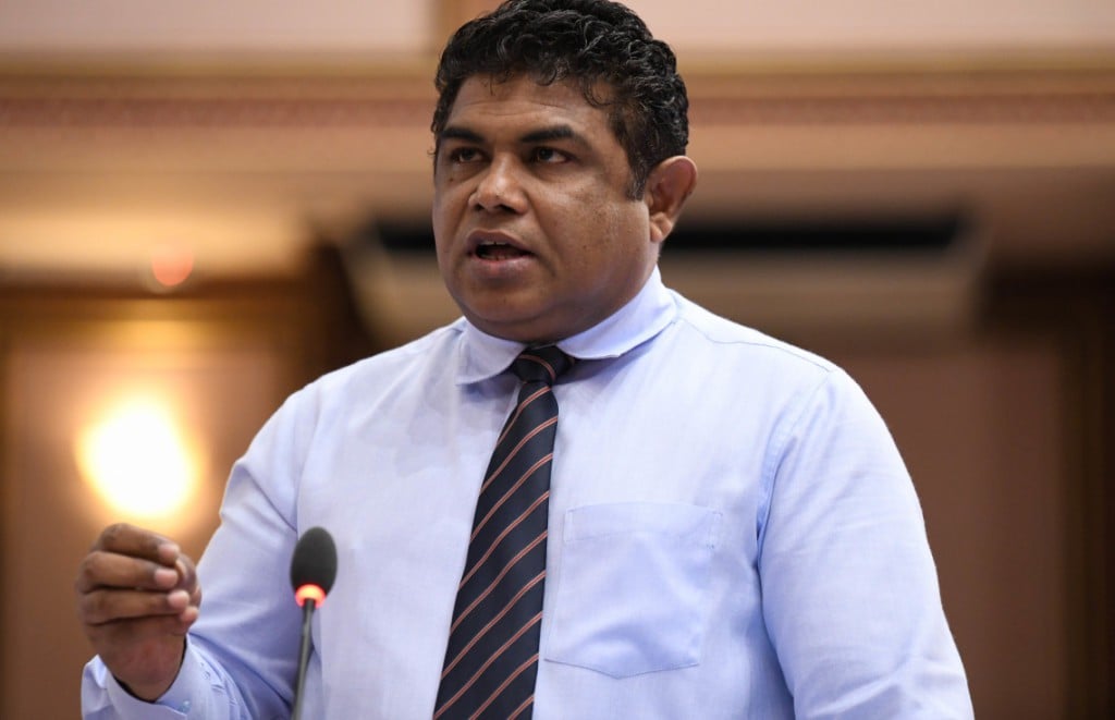 މަޖިލިސް އުވާލުމުގެ ބާރު ނެތުމުން ރައީސް މުއިއްޒު ވަނީ މަޖިލީހުގެ ބާރު ކަނޑުވާލާފައި: ބޮންޑާ