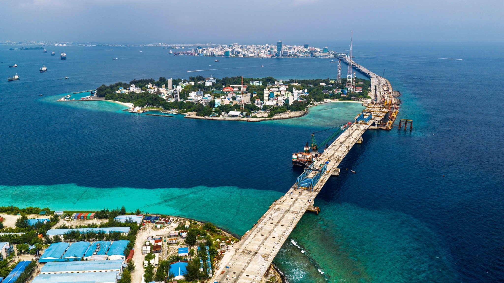 ވިލިމާލެއާ ގުޅިފަޅު ބުރިޖުން ގުޅާލައިފި