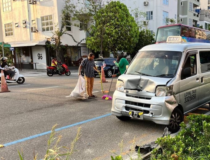 އެކްސިޑެންޓެއް ހިނގައި ތިން ވެހިކަލަކަށް އެކިވަރުގެ ގެއްލުން ލިބިއްޖެ