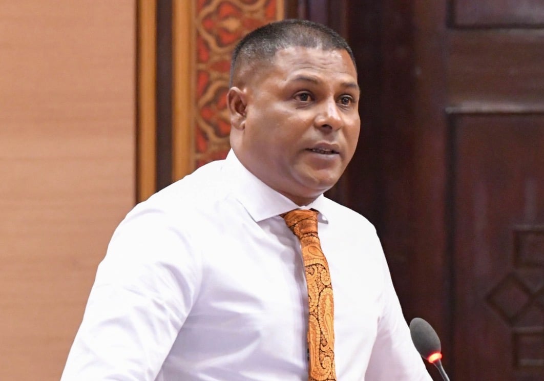 އިންތިހާބާ ދިމާކޮށް ސަރުކާރުގެ ކުންފުނިތަކުން ވަޒީފާތައް ބަހާތީ އައްބާސް ކަންބޮޑުވުން ފާޅުކޮށްފި