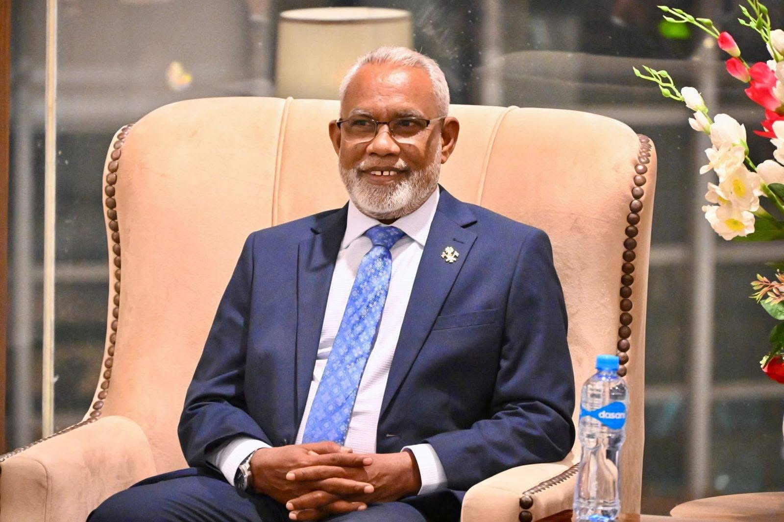 މަޖިލީހުގެ ރައީސްގެ މުސާރަ 95 ހާހަށް ބޮޑުކޮށް، ވަޒީރުންނާއި ކައުންސިލަރުންގެ މުސާރަ ވެސް ބޮޑުކުރަން ފާސްކޮށްފި