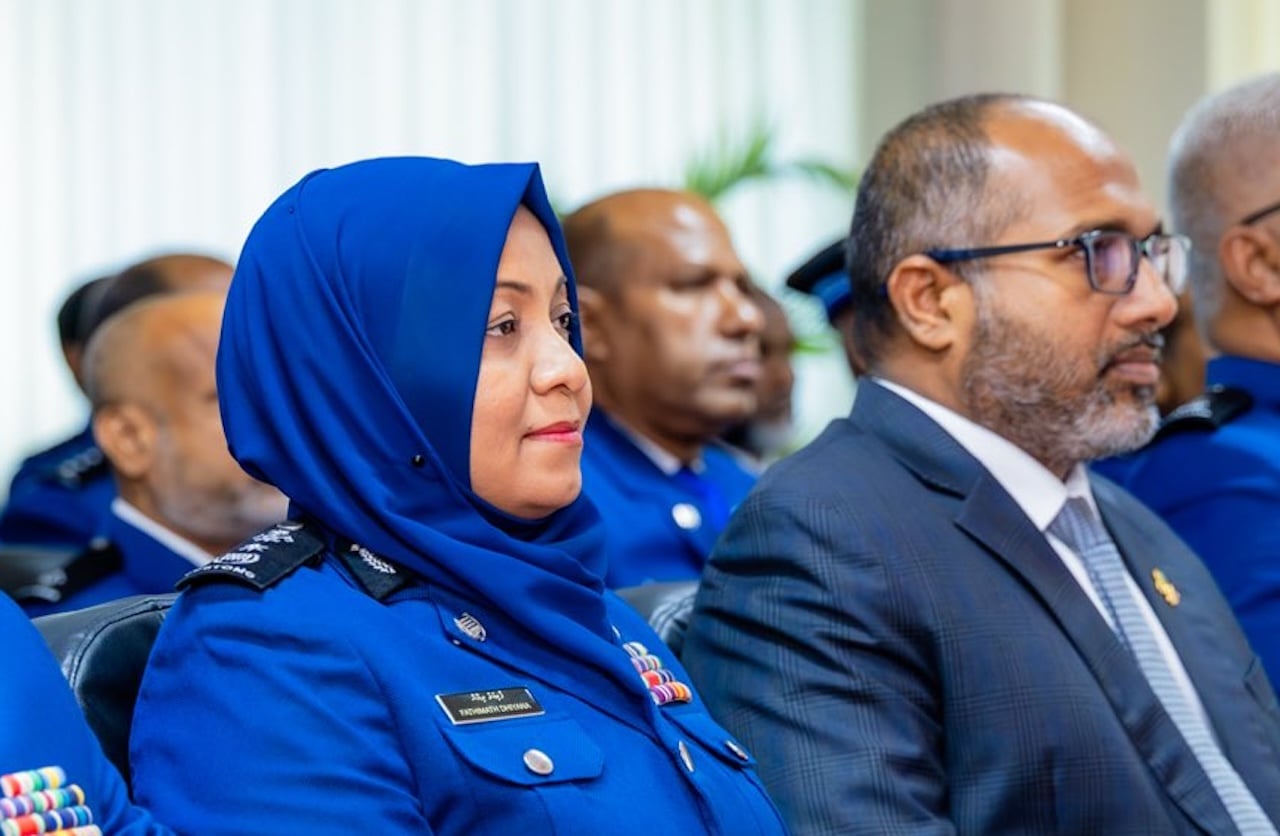 ކަސްޓަމްސްގެ 48 ވަޒީފާއަށް ކުރިމަތިލާން ދިނީ އެންމެ 4 ދުވަސް