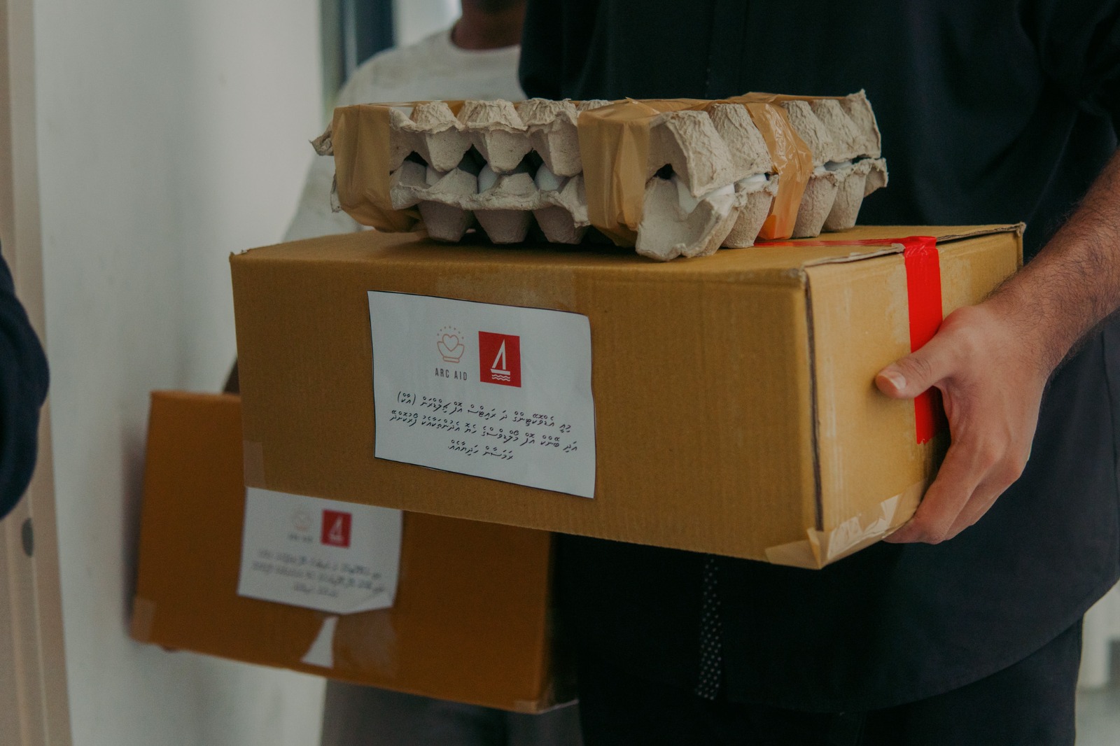 ރަމަޟާން މަހު އަސާސީ ބޭނުންތައް ފުއްދުމަށް ދަތި އާއިލާތަކަށް ބީއެމްއެލްގެ މުވައްޒަފުން އެހީތެރިކަން ފޯރުކޮށްދީފި