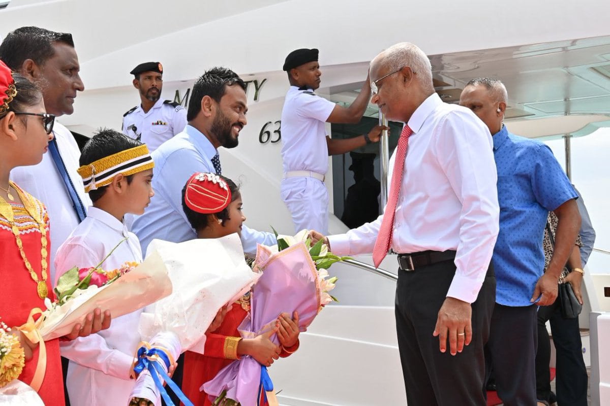 ރައީސުލްޖުމްހޫރިއްޔާ ހޮޅުދޫއަށް ވަޑައިގެންނެވުމުން ހޫނު މަރުހަބާއެއް ދަންނަވައިފި