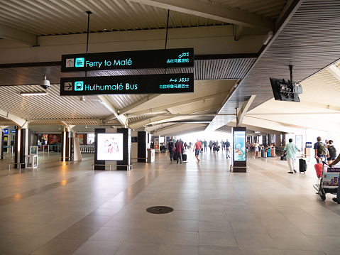 އެއަރޕޯޓުގައި ޖާސޫސްކުރަން އުޅުނުކަމަށްބުނާ އިންޑިއާ ދެމީހުންގެ ބަންދަށް 10 ދުވަސް