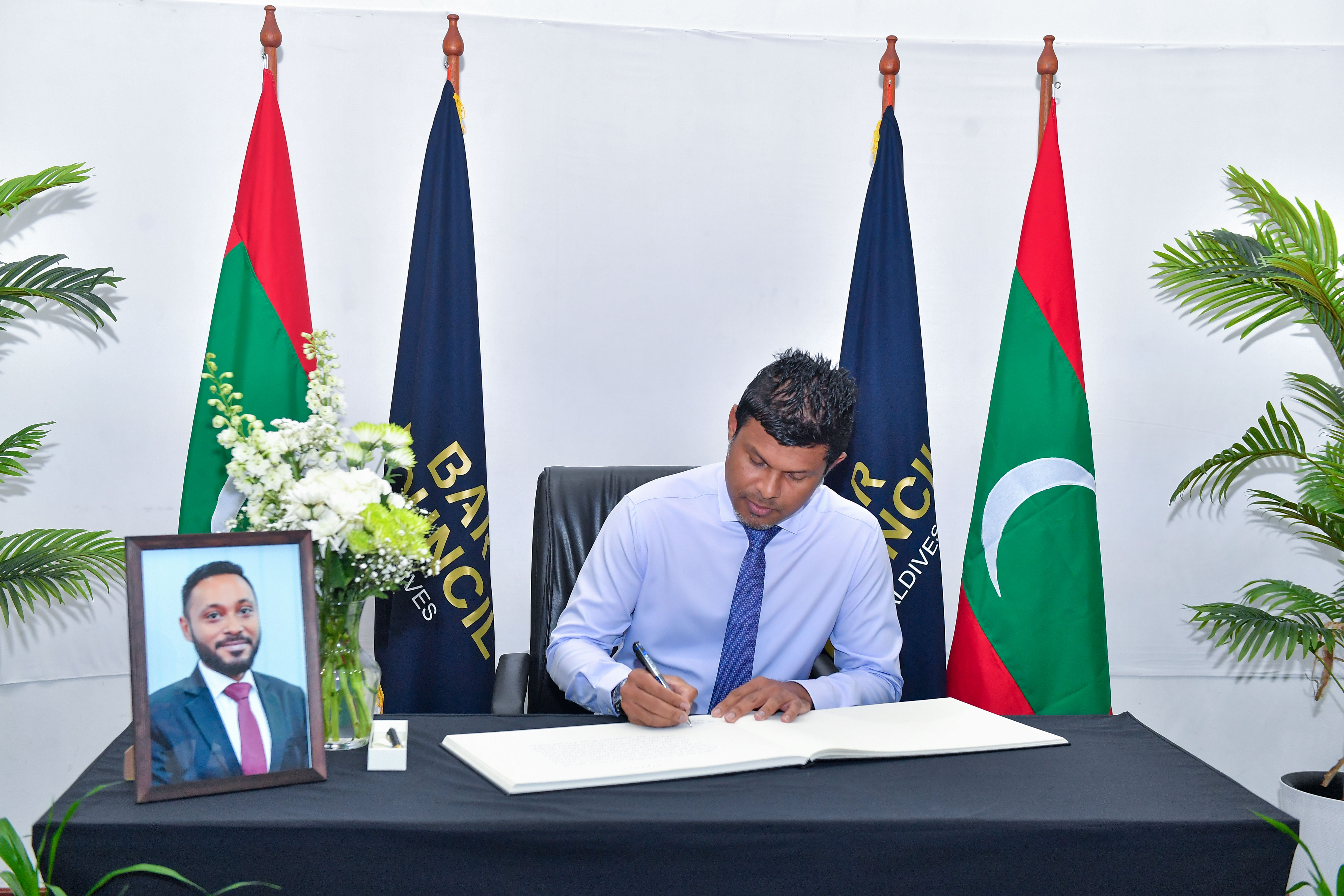 މަރުހޫމް ވިޝާމް ވަނީ ގާނޫނީ ފަންނުވެރިންގެ ލޯބި ހޯއްދަވާފައި: ނާއިބު ރައީސް